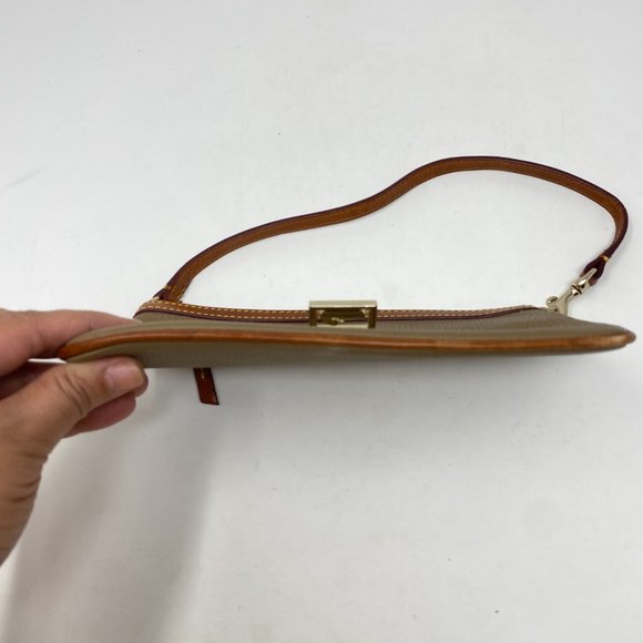 Dooney & Bourke Pebble Grain Medium Wristlet - Picture 11 of 15